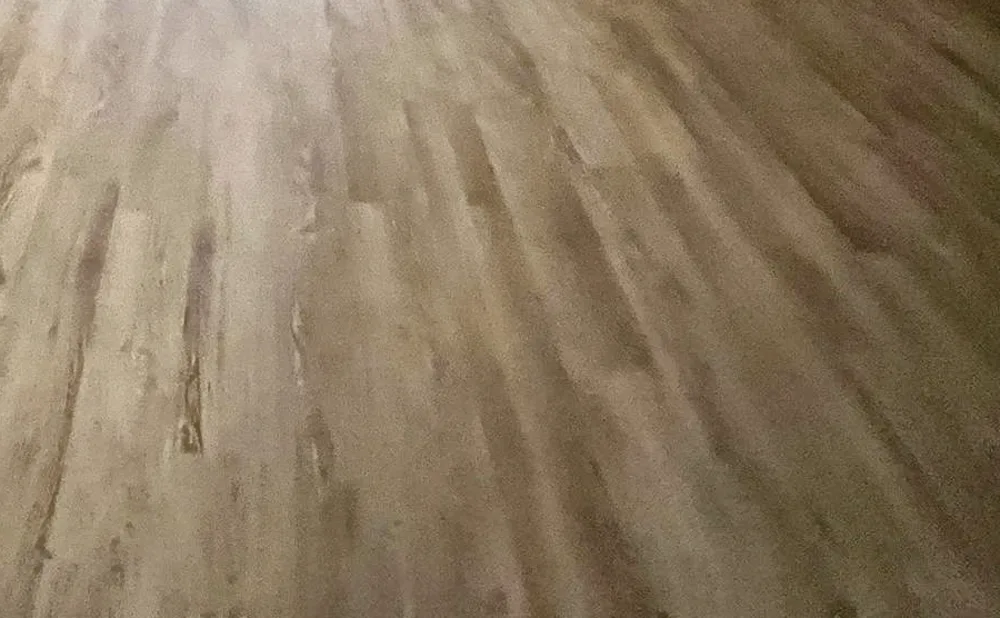 Designboden in Holzoptik (Landhausdiele)